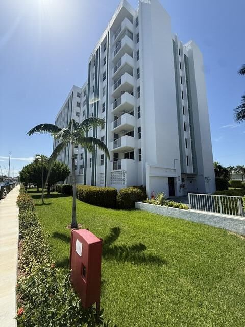 Property Photo: 3210 SE 10th Street 4A FL 33062