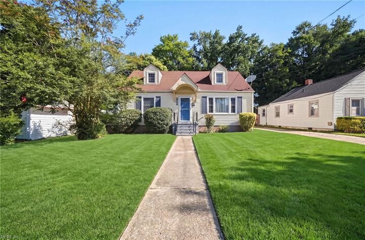 Property Photo: 2732 Greenwood Dr VA 23702