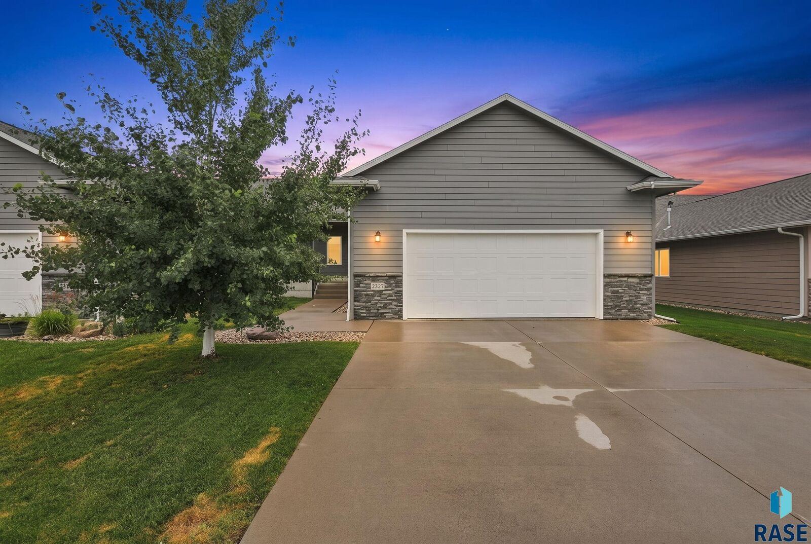 Property Photo:  2327 N Main St  SD 57064 