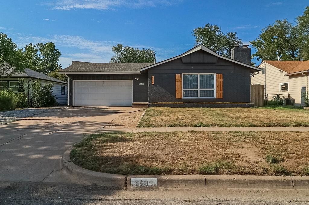 Property Photo:  2538 W Columbine Ln  KS 67204 