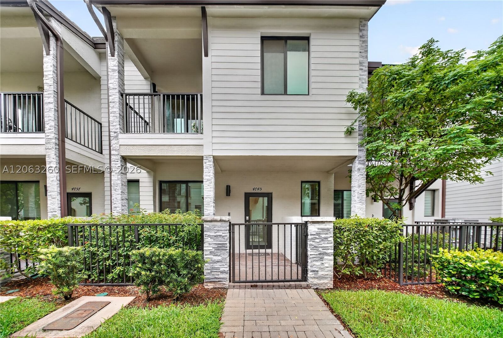 Property Photo: 4745 NW 83rd Pkwy FL 33166