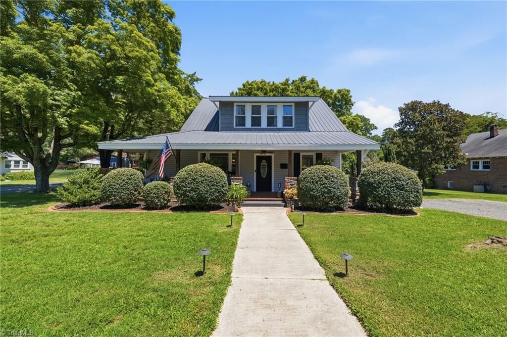 Property Photo: 397 Wilkesboro Street NC 27028