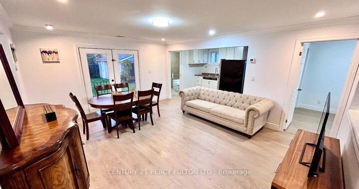 Property Photo: 242 Simcoe Avenue ON L4P 2H8