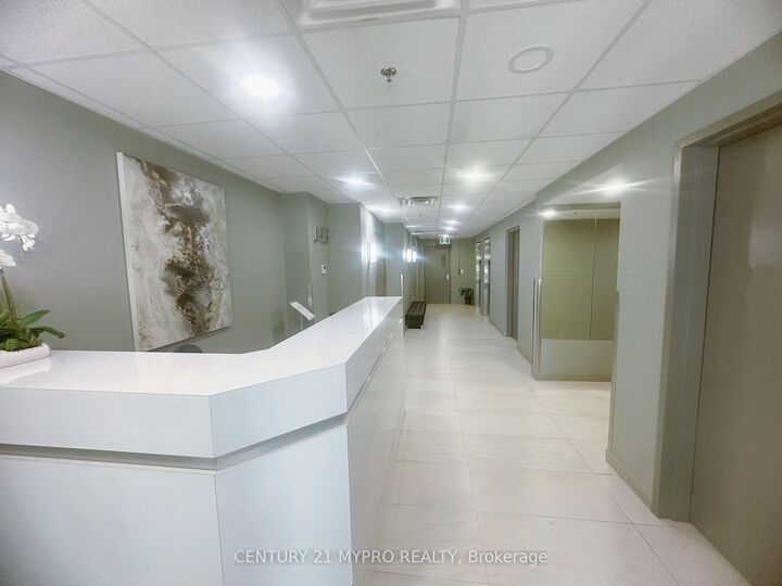 Property Photo:  321 Spruce Street 705  ON N2L 3M6 