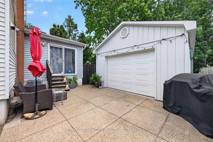 Property Photo:  191 East 43rd Street Lower  ON L8T 3C3 