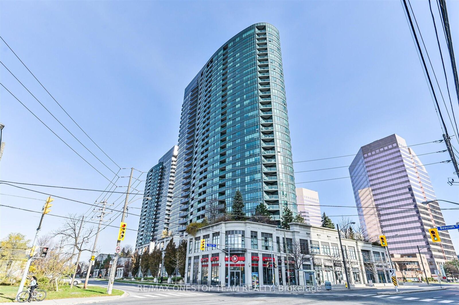 Photo de la propriété:  15 Greenview Avenue 2514  ON M2M 4M7 