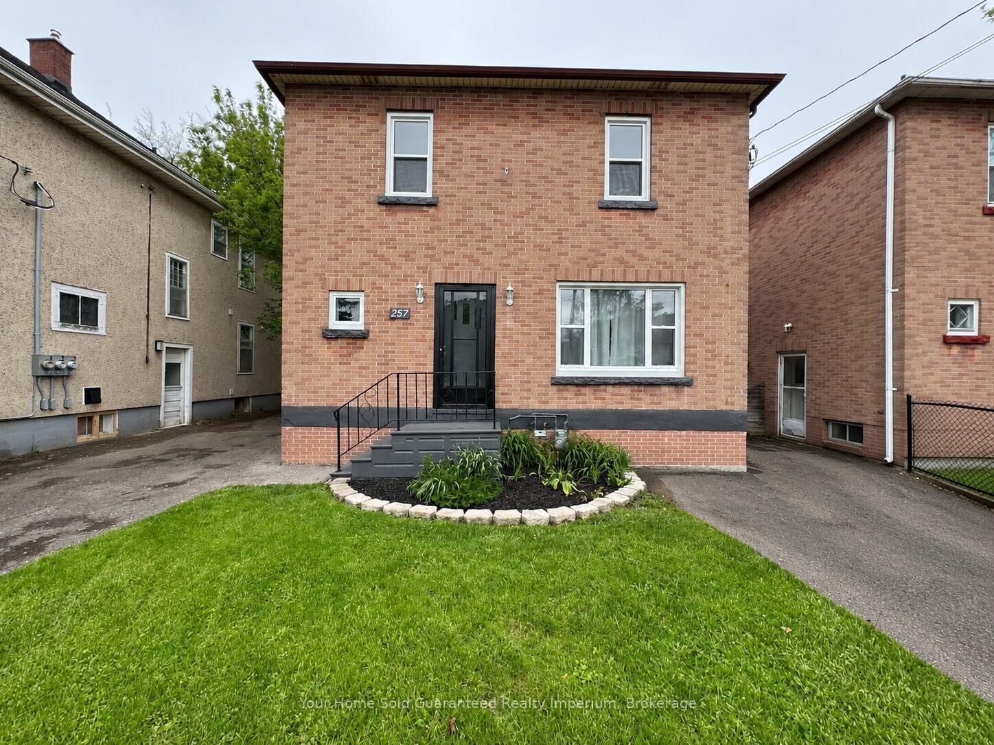 Property Photo: 257 Niagara Street A ON L3C 1K3