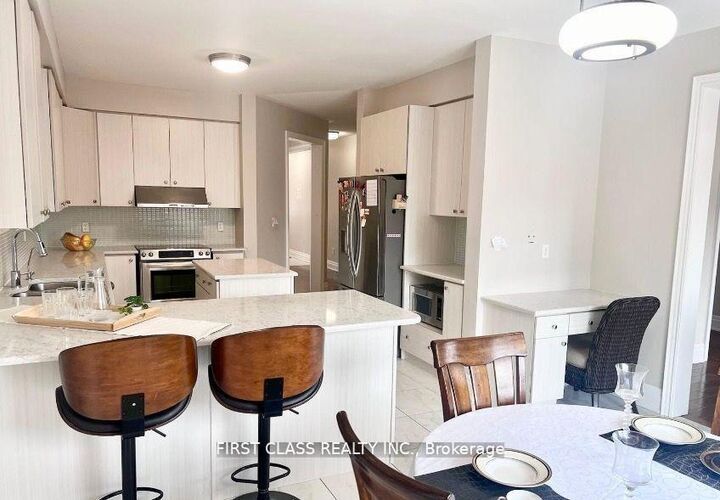 Property Photo:  9 Wiley Avenue Main &Amp 2/F  ON L4S 0C6 