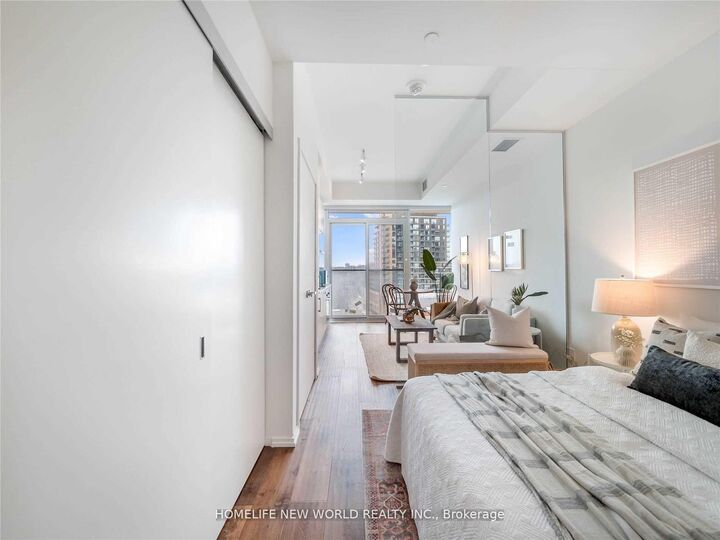 Property Photo: 8 Hillsdale Avenue 920 ON M4S 1T5