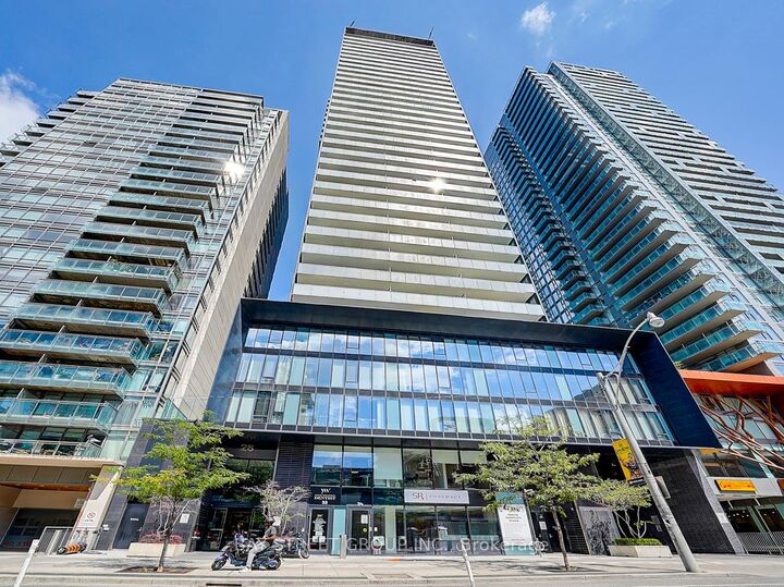 Property Photo: 28 Wellesley Street E 3107 ON M4Y 0C4