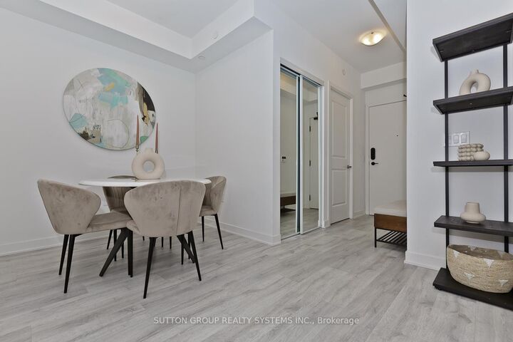 Property Photo: 4655 Metcalfe Avenue 1409 ON L5M 0Z7