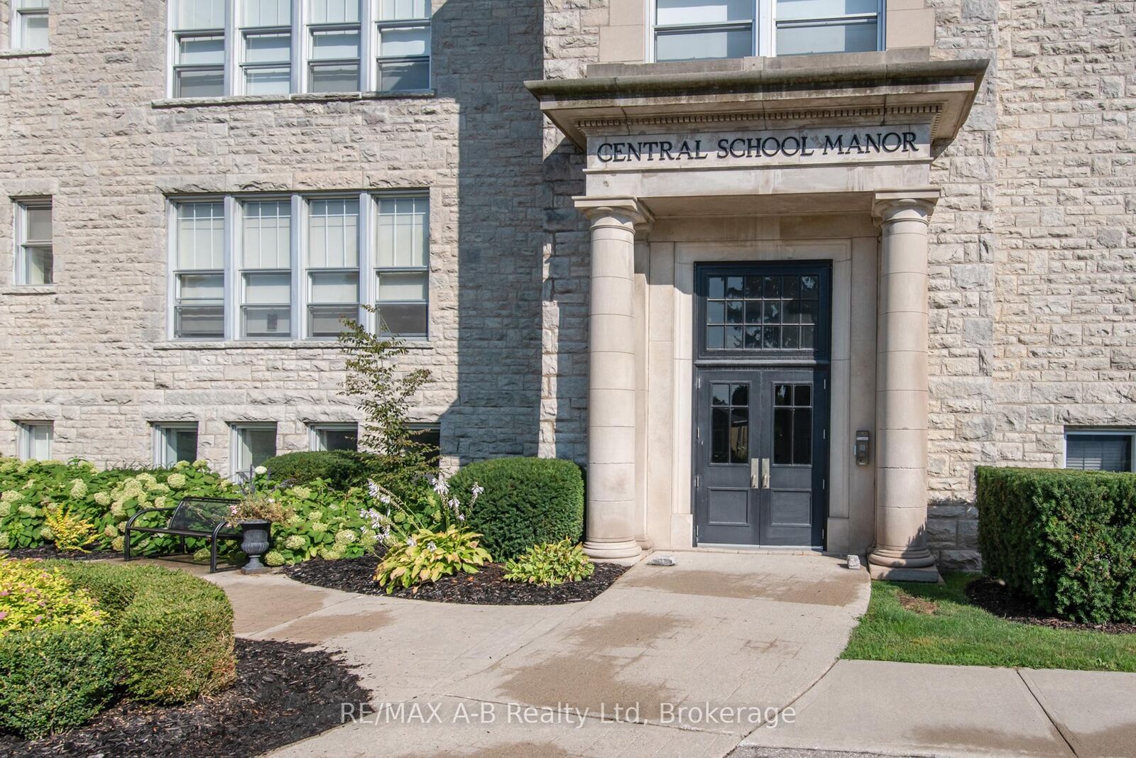 Property Photo: 189 Elizabeth Street 1C ON N4X 0B5