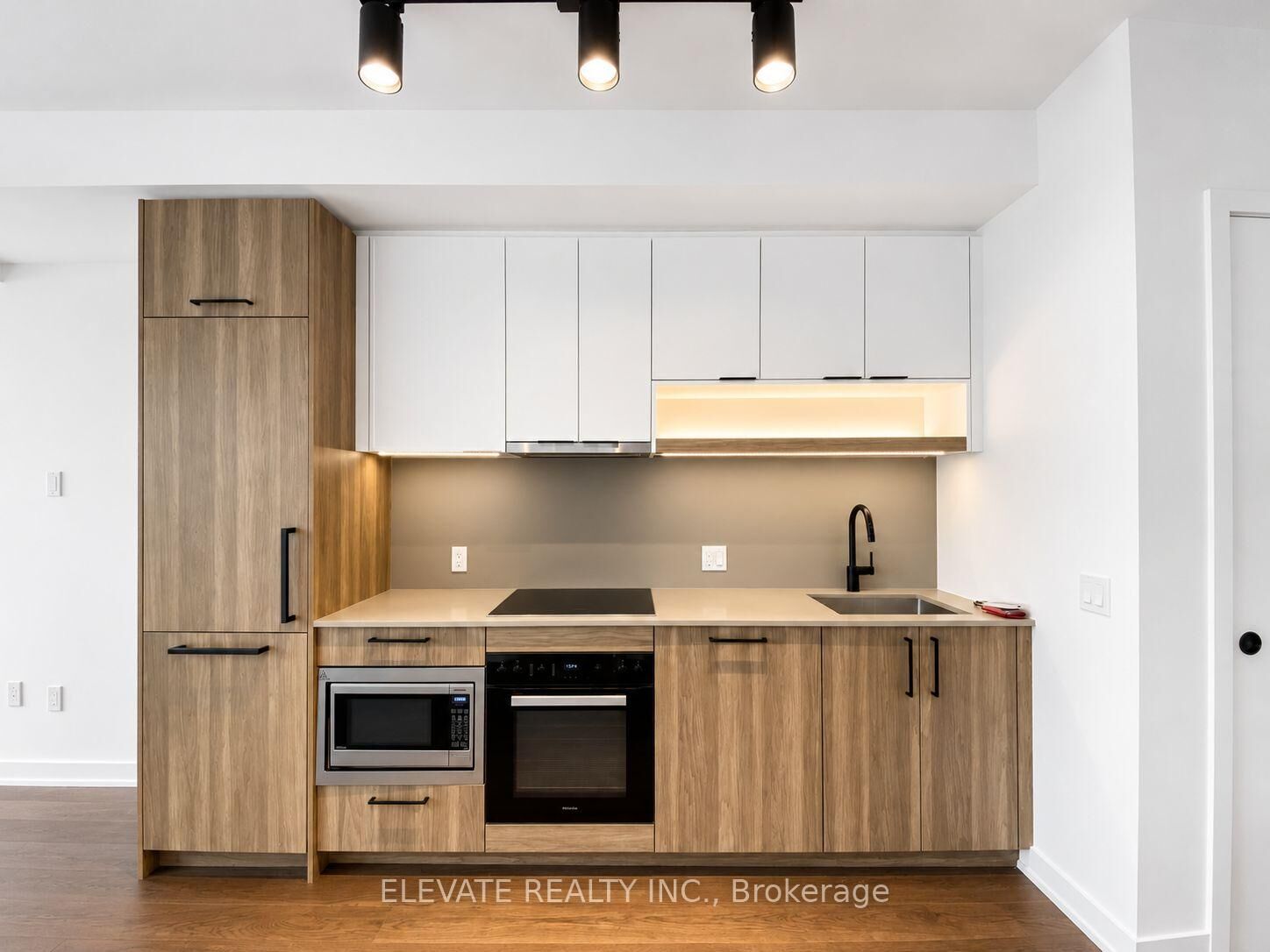 Property Photo: 91 Montclair Avenue 510 ON M5P 0B1