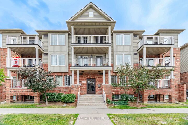 Property Photo: 153 Isaac Devins Boulevard 2 ON M9M 0C5