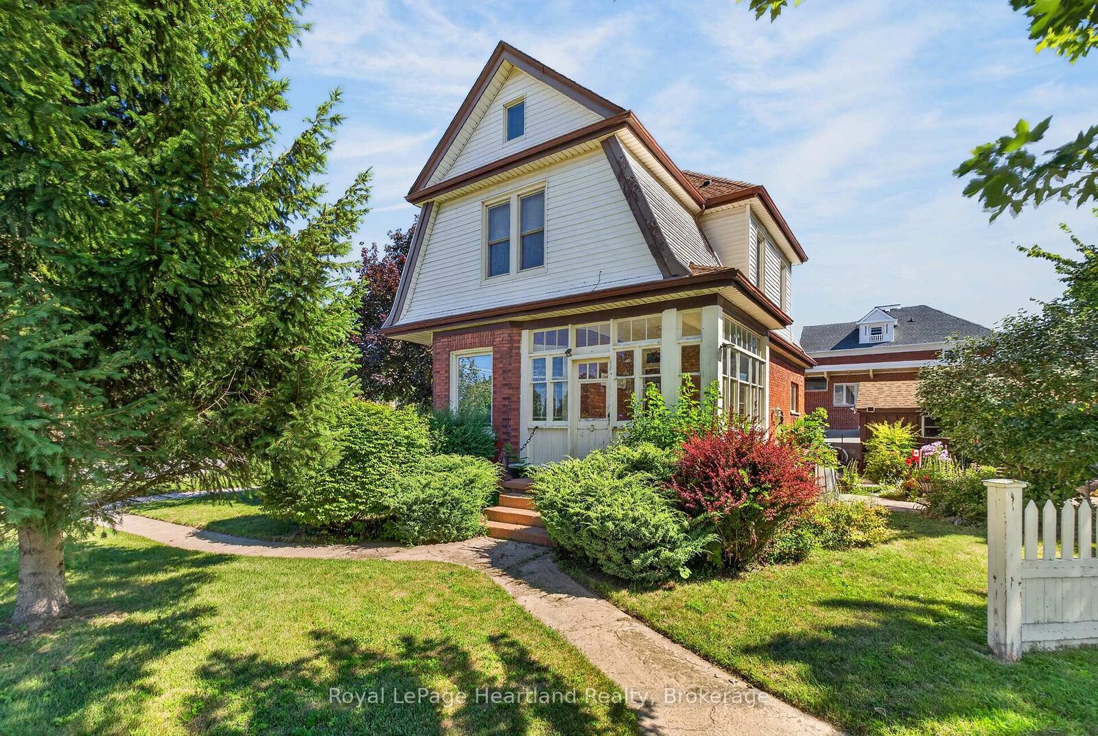 Property Photo: 85 Montreal Street ON N7A 2G5