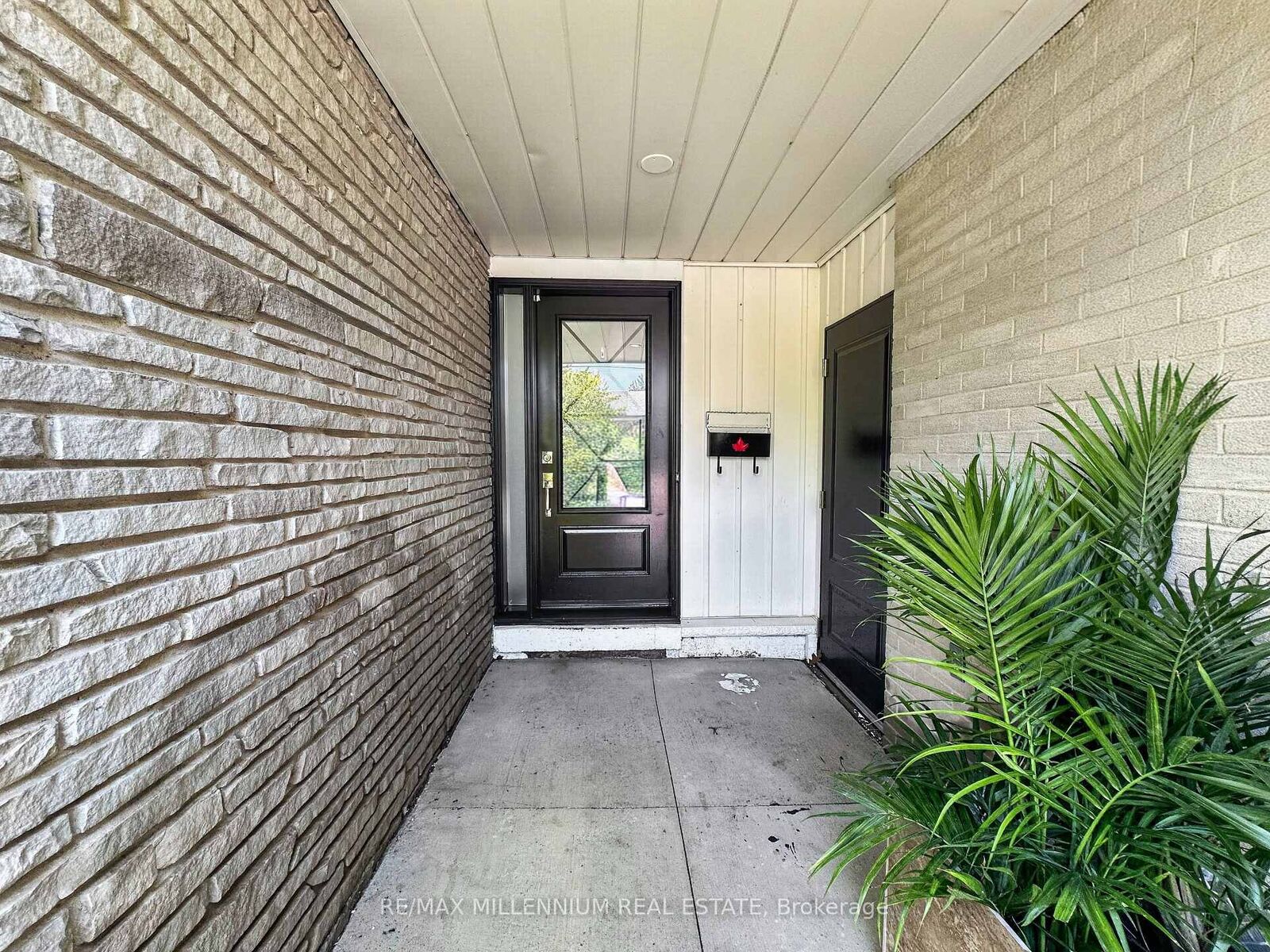 Property Photo: 19 Cardwell Street ON L9W 2V7