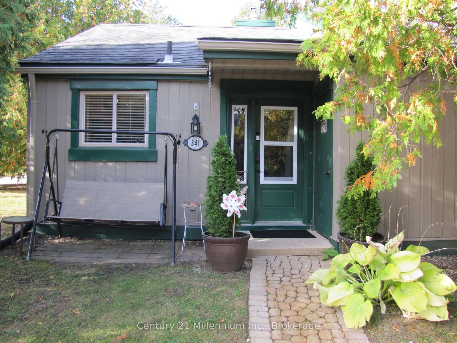 Property Photo:  11 Harbour Street W 341  ON L9Y 5B4 