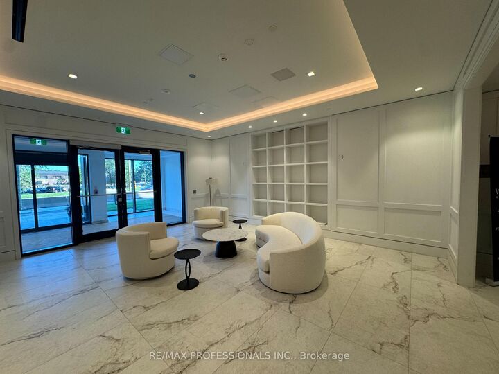 Property Photo:  4010 Eglinton Avenue W 811  ON M9A 0G5 