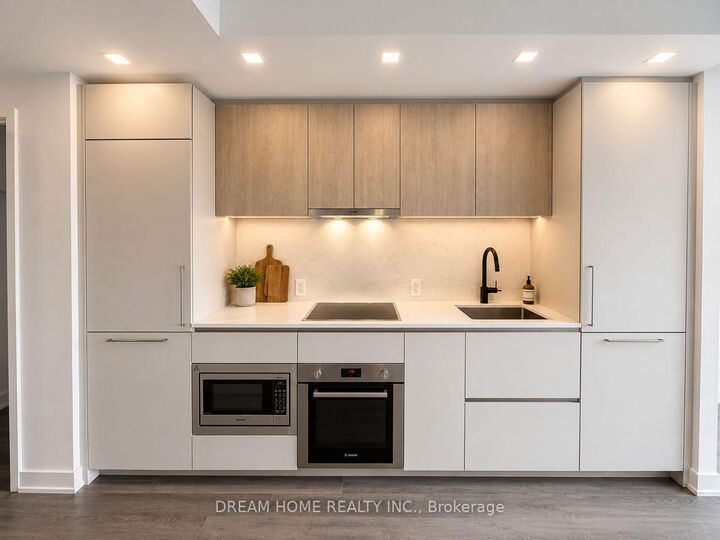 Property Photo:  609 Sherbourne Street 4110  ON M4X 0A4 