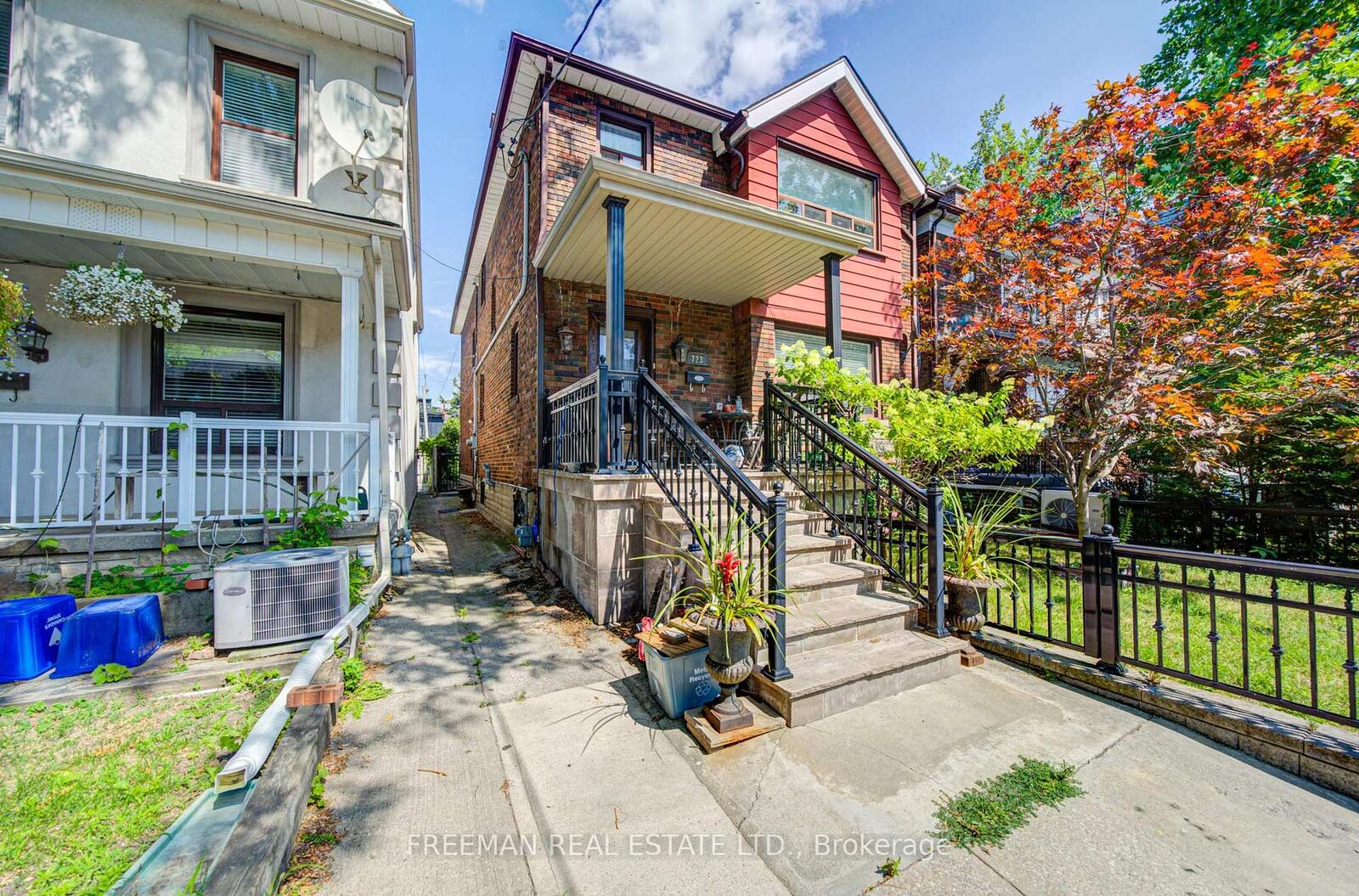 Property Photo:  723 Euclid Avenue Bsmt  ON M6G 2V1 