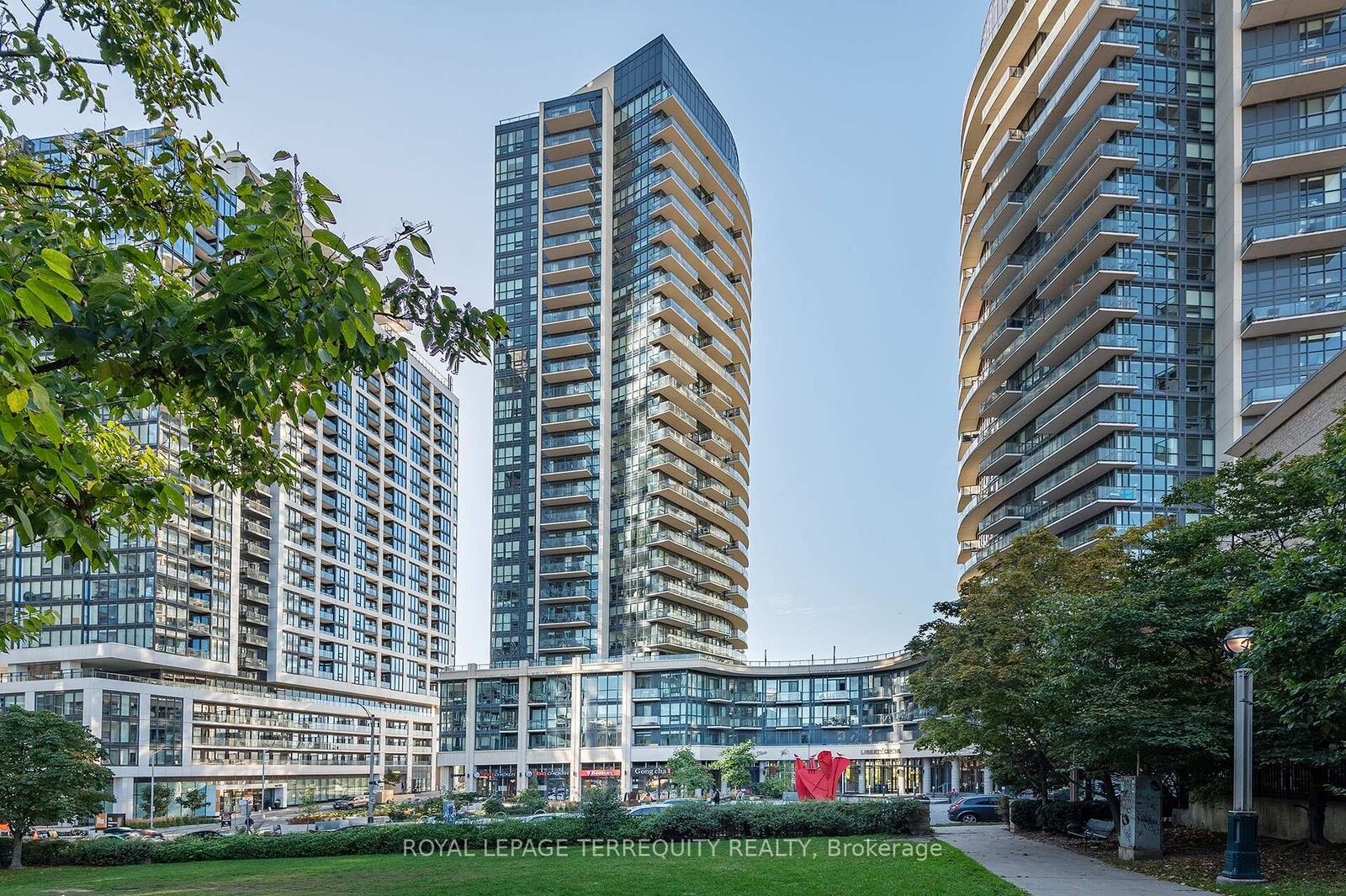 Property Photo:  49 East Liberty Street 1802  ON M6K 0B2 