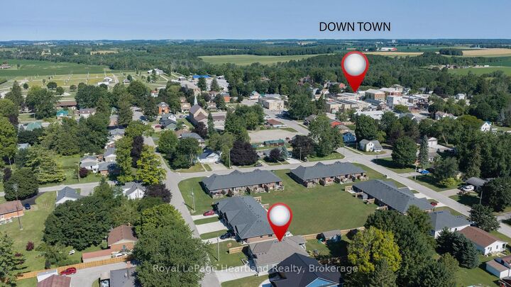 Property Photo:  250 Wellington Street  ON N0M 1H0 