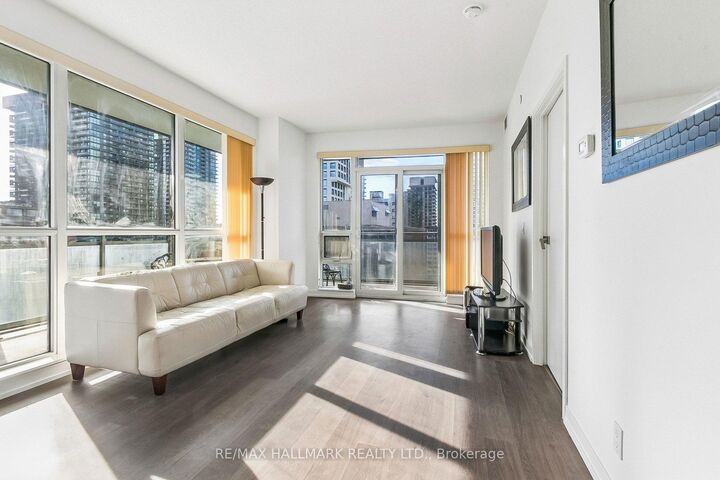 98 Lillian Street 1212 — photo 1