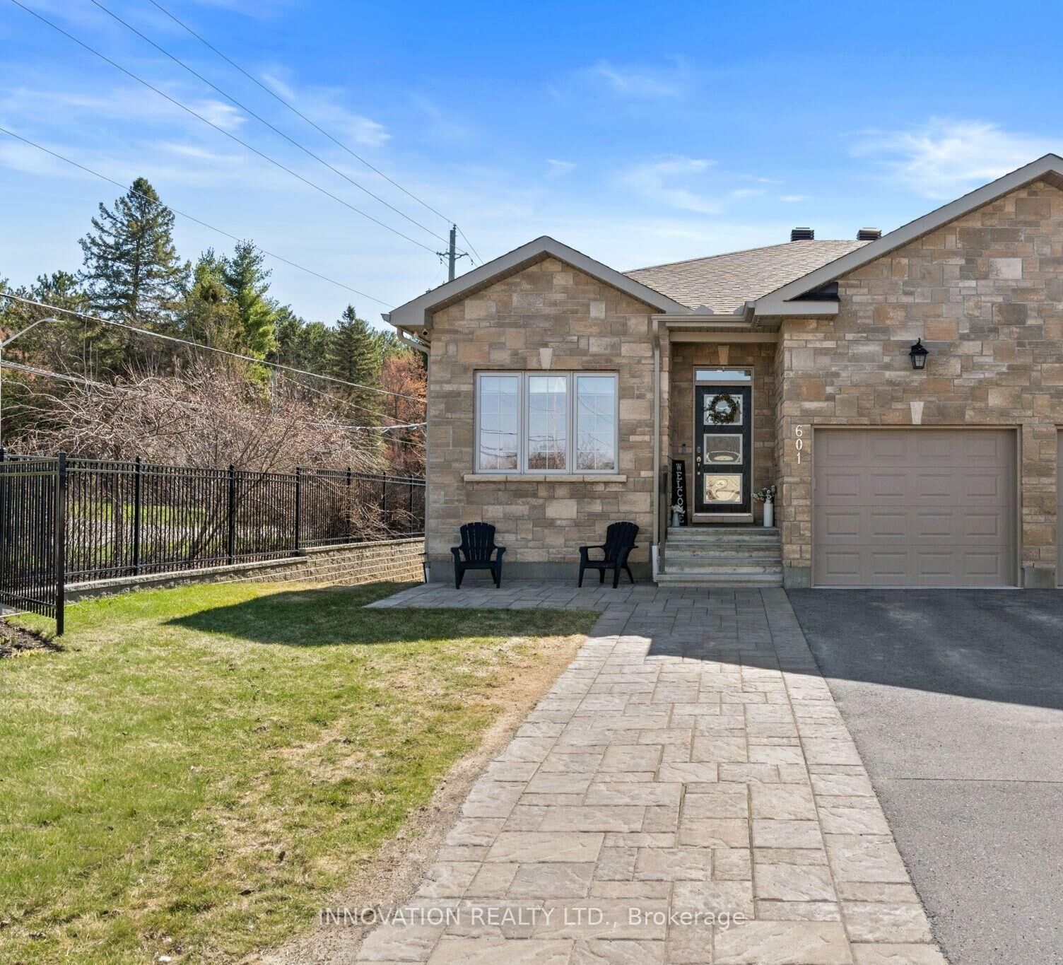 Property Photo: 601 Meadowridge Circle ON K0A 1L0