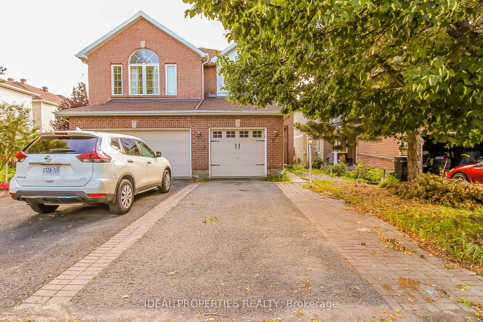 Property Photo: 418 Beatrice Drive ON K2J 4W9
