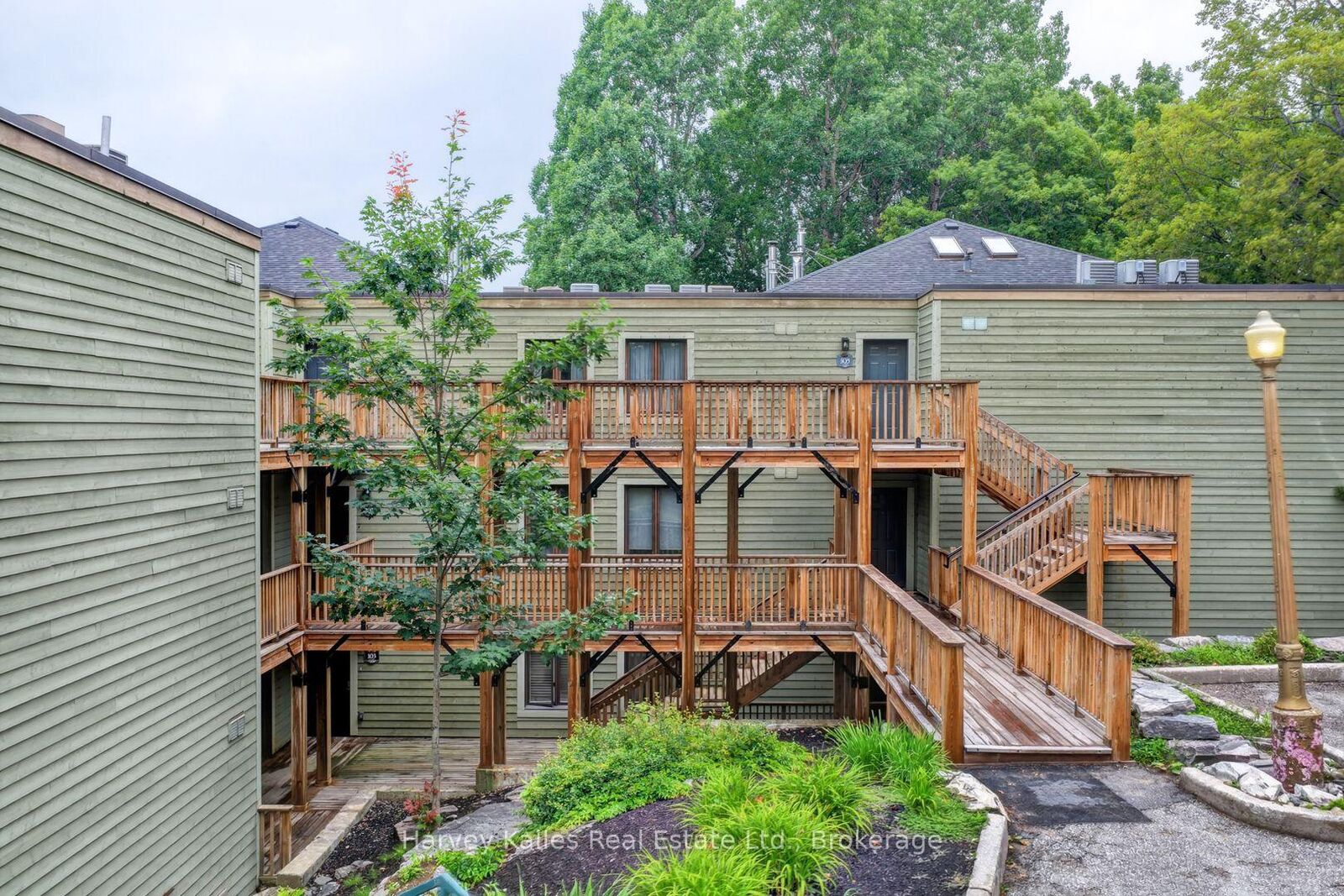 Property Photo:  26 Deerhurst Golfview Drive 303  ON P1H 1A9 
