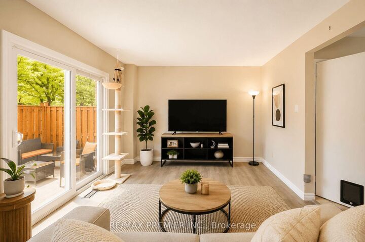 Property Photo:  476 Kingscourt Drive 10  ON N2K 3R3 