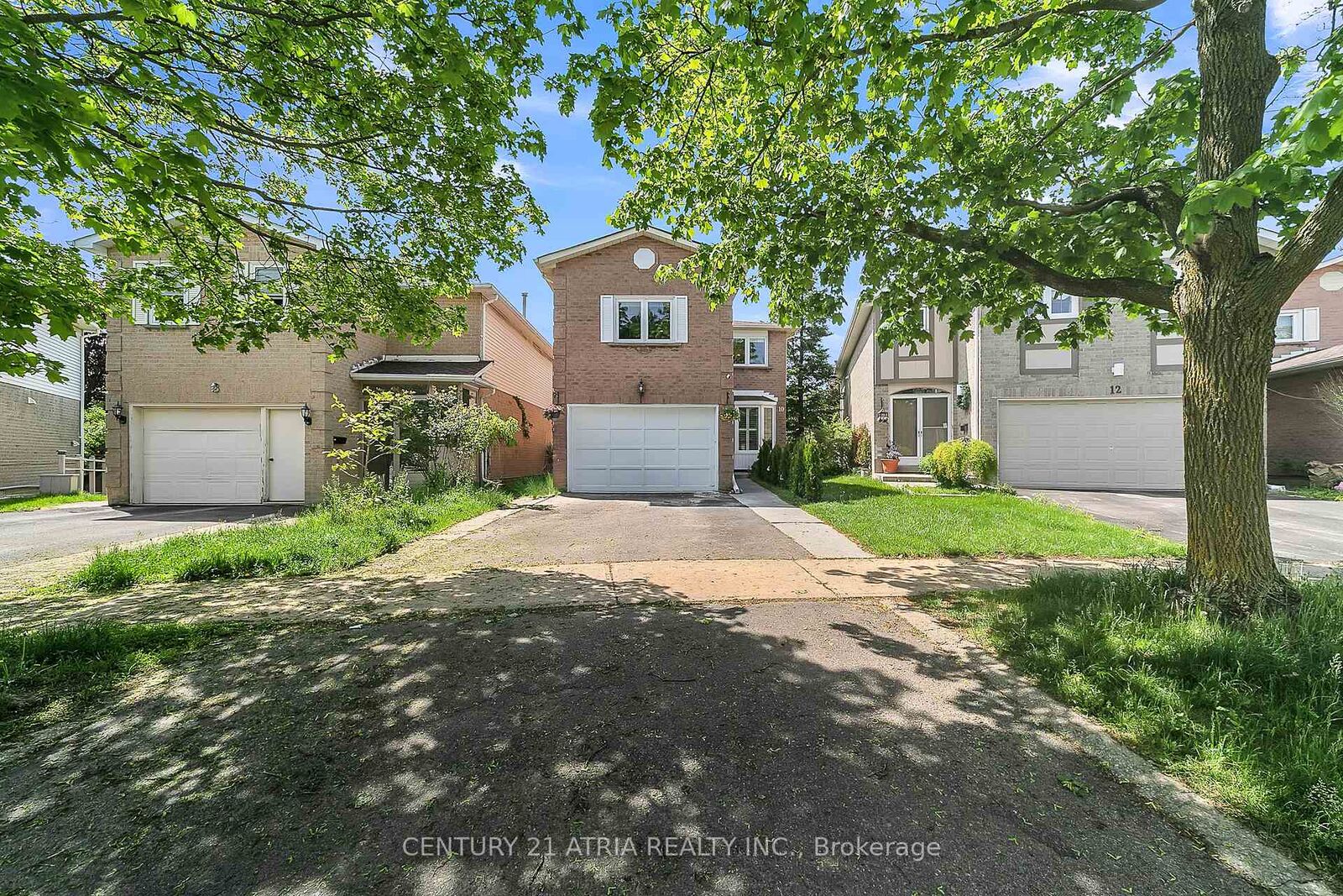 Property Photo:  10 Park Ln Circle  ON L4C 6S8 