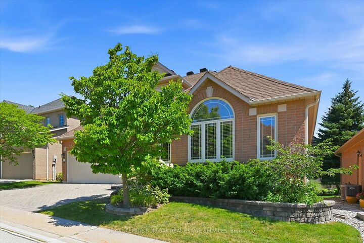 Property Photo: 1150 Skyview Drive 47 ON L7P 4X5