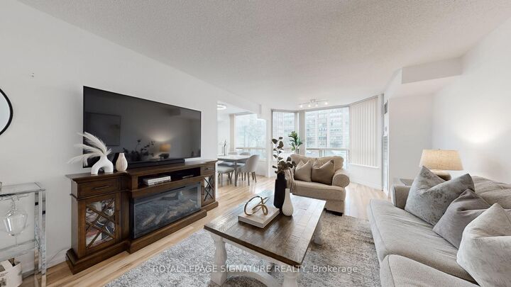 Property Photo: 175 Cedar Avenue 212 ON L4C 9V3
