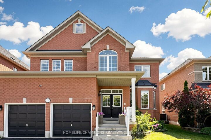 19 Tweedie Crescent — photo 1