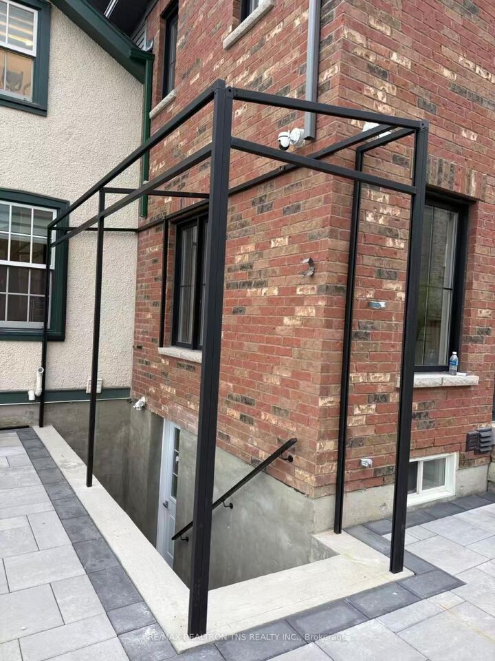 Property Photo:  32 Love Court Basement B  ON L4B 0G2 