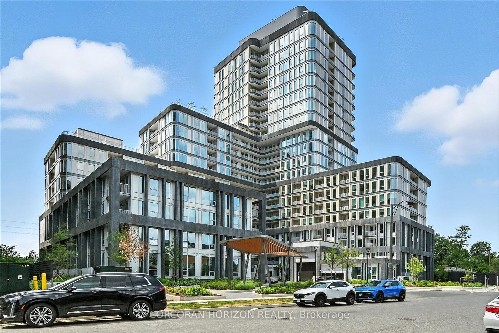 Property Photo: 3240 William Coltson Avenue 727 ON L6H 8C8