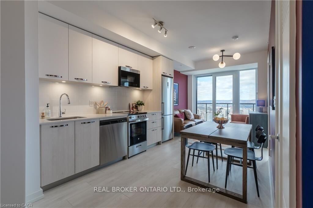 Property Photo:  75 James Street S 2701  ON L8P 2Y9 
