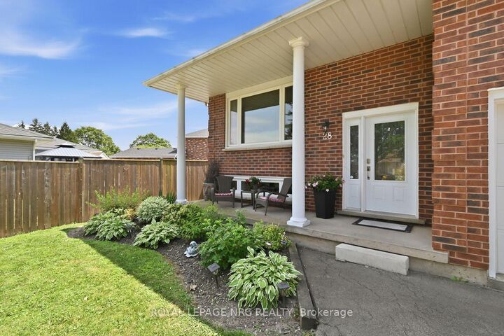 Property Photo:  28 Rollins Drive  ON L3C 6Z8 