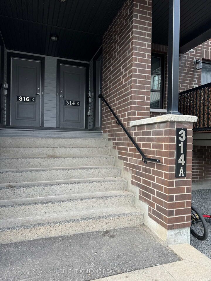 Property Photo:  314 Des Tilleuls Private B  ON K4A 1B7 