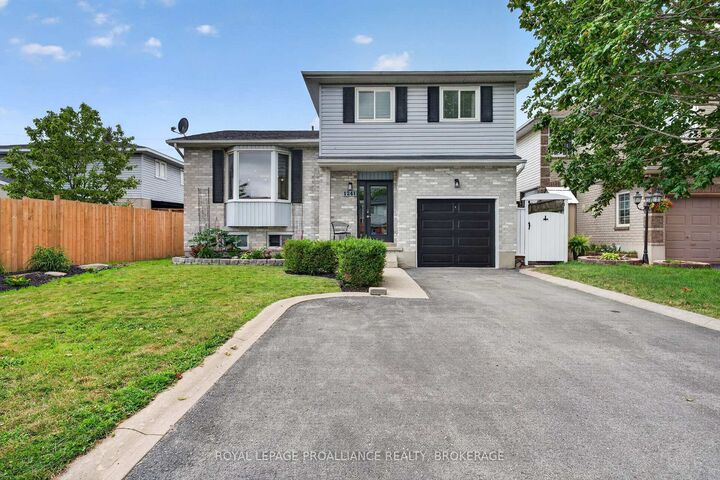 Property Photo: 1241 Juniper Drive ON K7P 2P7