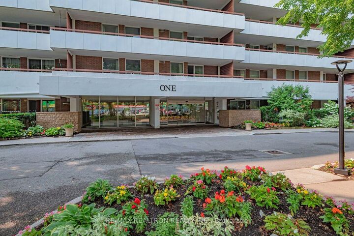 Property Photo: 1 Royal Orchard Boulevard 211 ON L3R 2N7