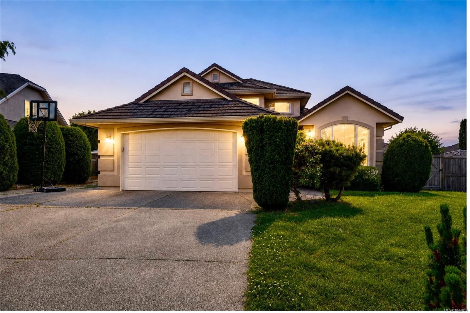 Property Photo: 1096 Aery View Way BC V9P 2N9