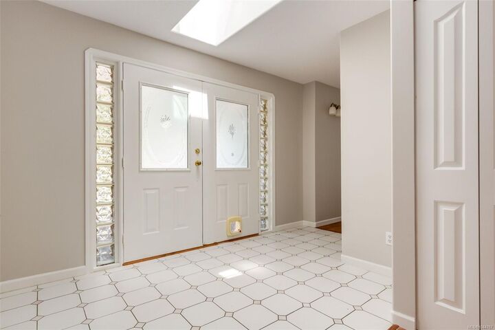 Property Photo: 1252 Bunker Pl BC V9P 1W8