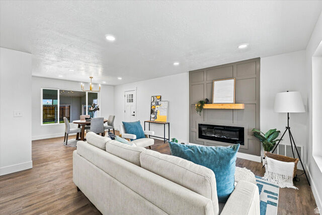 Property Photo: 19 E 5878 S UT 84107
