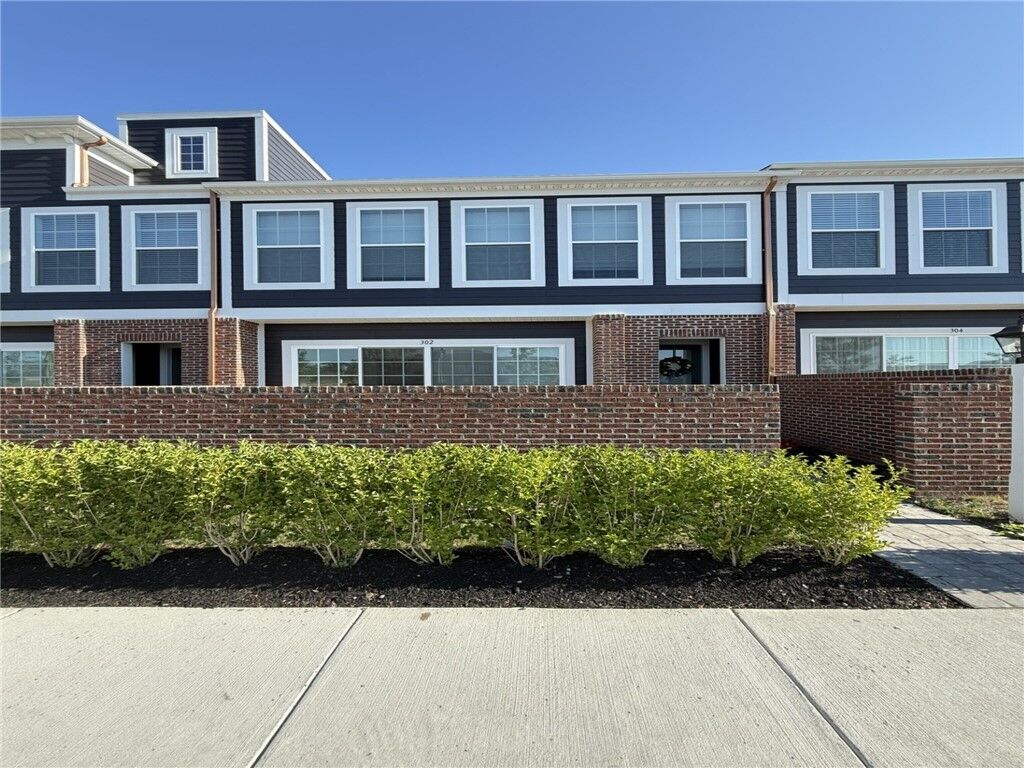 Property Photo:  302 Highbridge Ln  PA 16066 