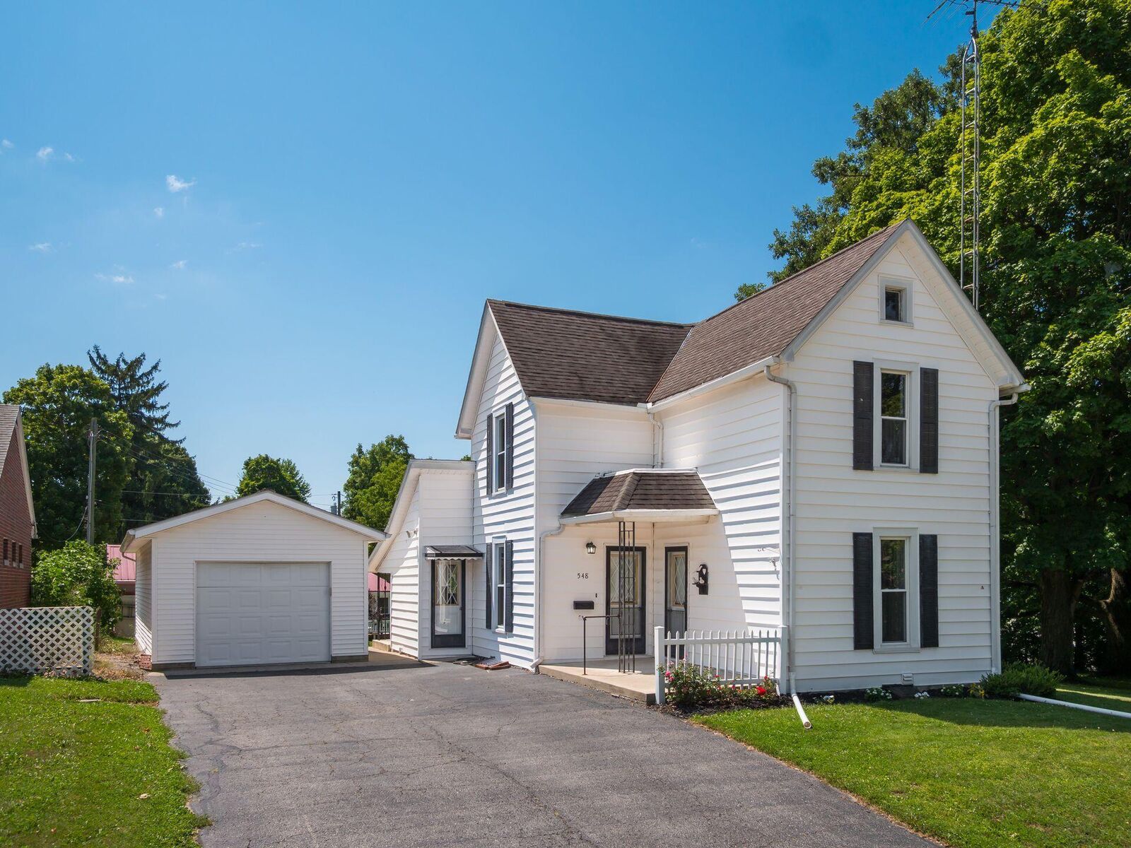 Property Photo: 548 E High Avenue OH 43311