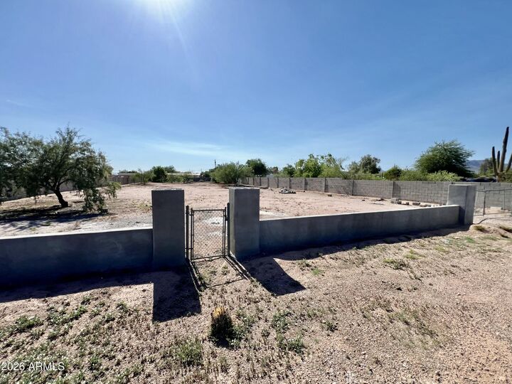 Property Photo:  412 N Ironwood Drive 17  AZ 85120 