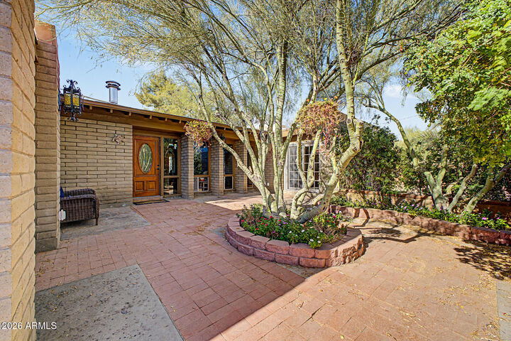 Property Photo: 6510 E Dixileta Drive AZ 85331