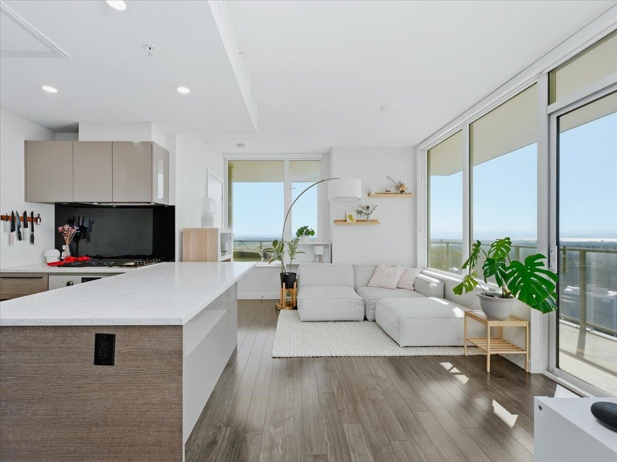 Property Photo: 6383 McKay Avenue 3005 BC V5H 0H8